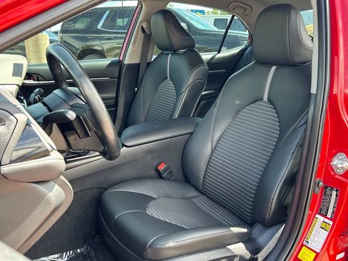 Used 2023 Toyota Camry SE FWD image 14