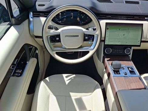 Used 2023 Land Rover Range Rover SE AWD/4WD image 4