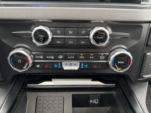 Certified 2024 Ford F350 Platinum w/ FX4 Off-Road Package AWD/4WD image 34