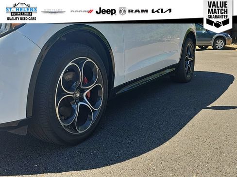 Used 2024 Alfa Romeo Stelvio Veloce AWD/4WD image 10