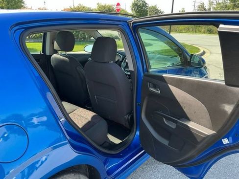 Used 2018 Chevrolet Sonic LT w/ Fun and Sun Package FWD image 14