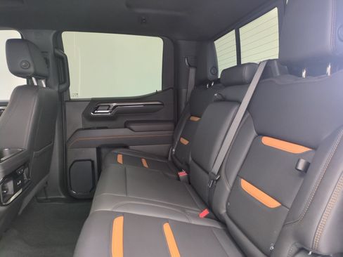 Used 2025 GMC Sierra 1500 AT4 w/ AT4 Premium Package AWD/4WD image 21