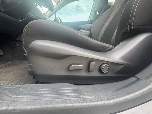 Used 2022 Subaru Outback Premium AWD/4WD image 27