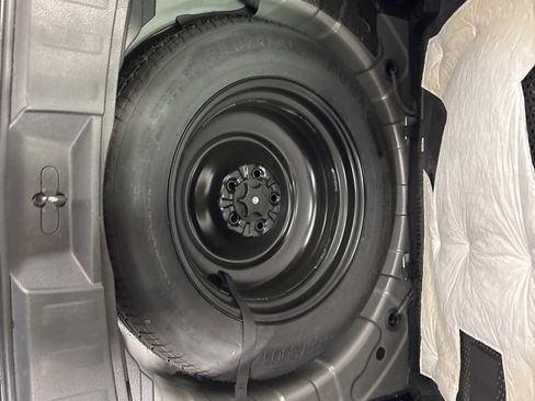 Used 2018 Nissan Rogue SV image 33