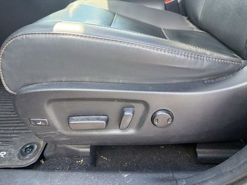 Used 2019 Toyota Highlander XLE AWD/4WD image 8