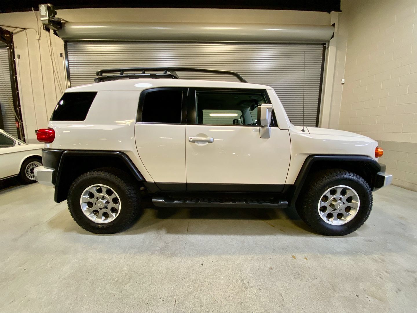 Used 2011 Toyota FJ Cruiser 4WD w/ Convenience Pkg image 7
