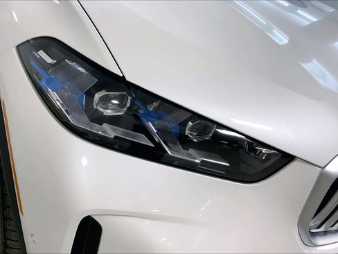 New 2026 BMW X5 xDrive40i w/ Executive Package image 13