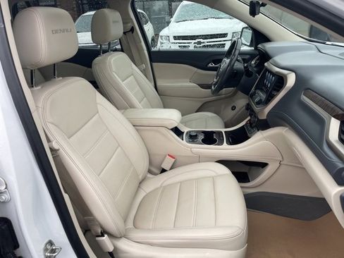 Used 2021 GMC Acadia Denali w/ Denali Technology Package image 23