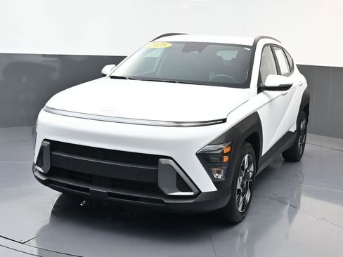 Certified 2025 Hyundai Kona SEL FWD image 7