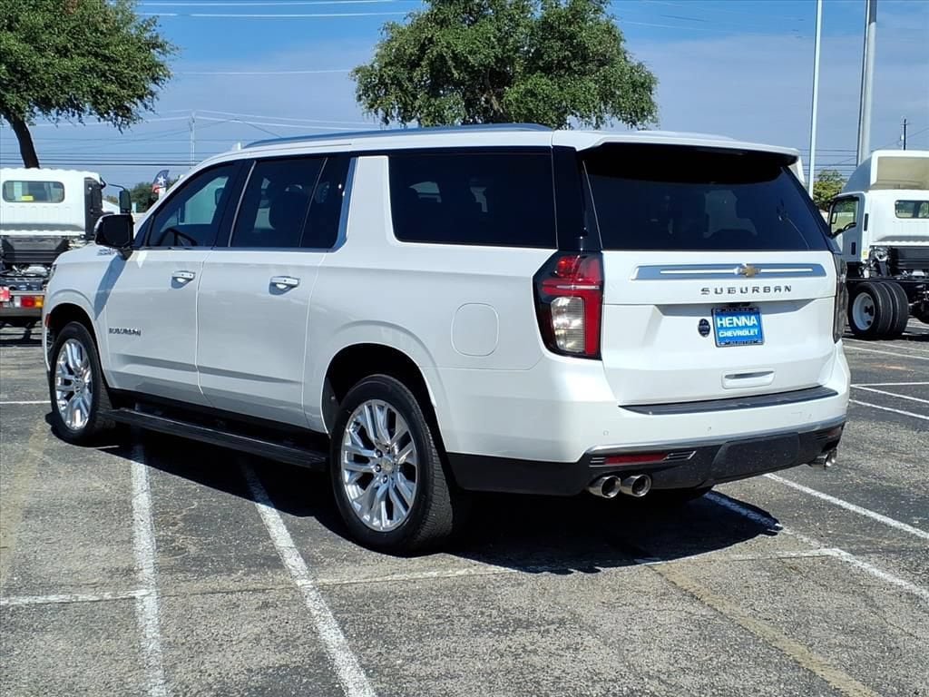 Used 2021 Chevrolet Suburban High Country w/ Premium Package AWD/4WD image 8