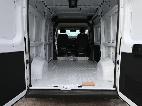 New 2026 RAM ProMaster 1500 w/ Convenience Group FWD image 12