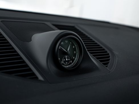 New 2026 Porsche Macan AWD/4WD image 17