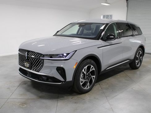 New 2026 Lincoln Nautilus Premier AWD/4WD image 3