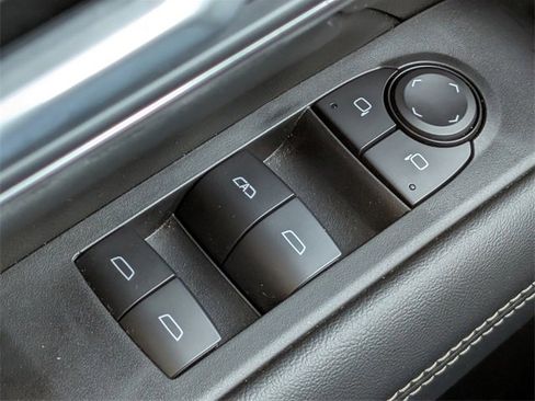 Used 2025 GMC Terrain Elevation image 21