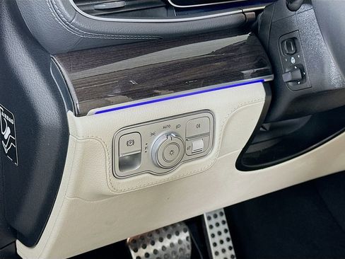 Used 2022 Mercedes-Benz GLS 450 4MATIC image 10