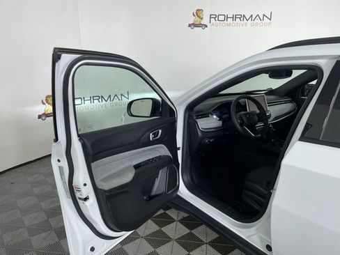 Used 2024 Jeep Compass Latitude image 18