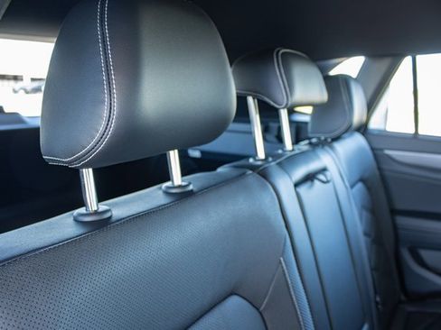 Used 2024 Volkswagen Atlas Cross Sport SE image 31