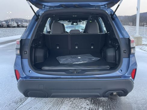 Certified 2025 Subaru Forester Base image 5