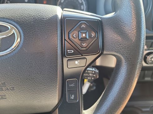 Used 2022 Toyota Tacoma SR image 28