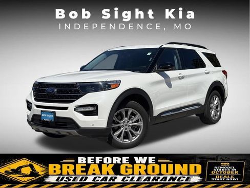 Used 2024 Ford Explorer XLT w/ Equipment Group 202A AWD/4WD image 1