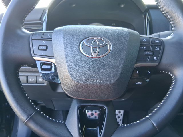 Used 2026 Toyota Camry SE FWD image 10