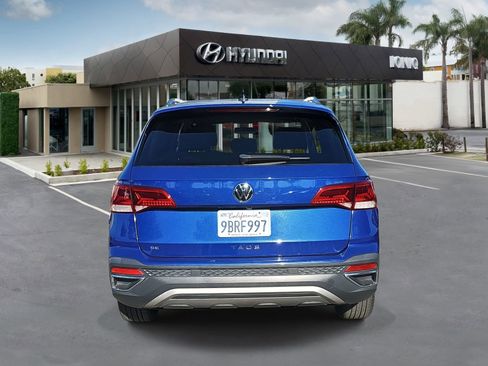 Used 2022 Volkswagen Taos SE image 4