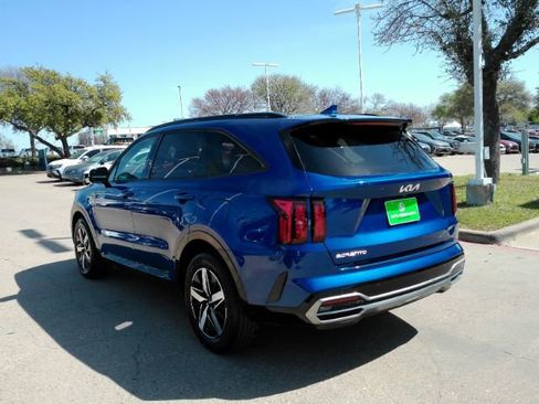 Used 2023 Kia Sorento S w/ Panoramic Sunroof Package image 9