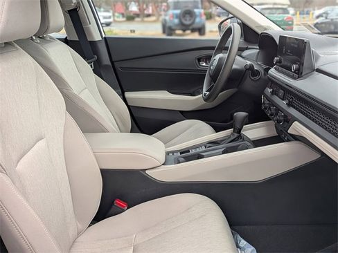 Used 2025 Honda Accord SE image 36