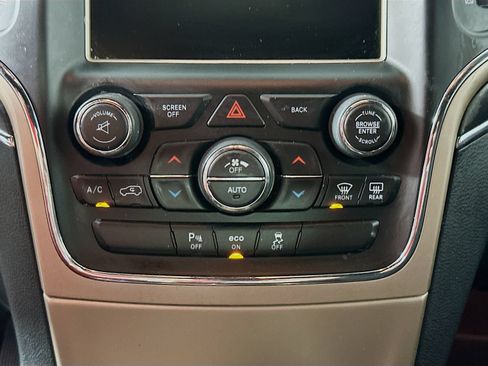 Used 2014 Jeep Grand Cherokee Limited w/ Trailer Tow Group IV AWD/4WD image 13