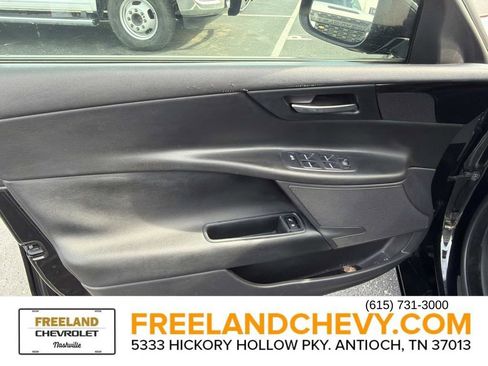 Used 2017 Jaguar XE image 26