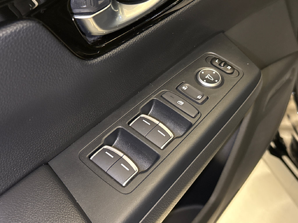 Used 2025 Honda CR-V Sport Touring image 21