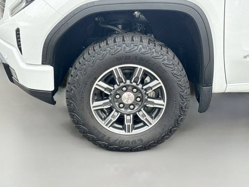 Used 2025 GMC Sierra 1500 AT4 AWD/4WD image 37