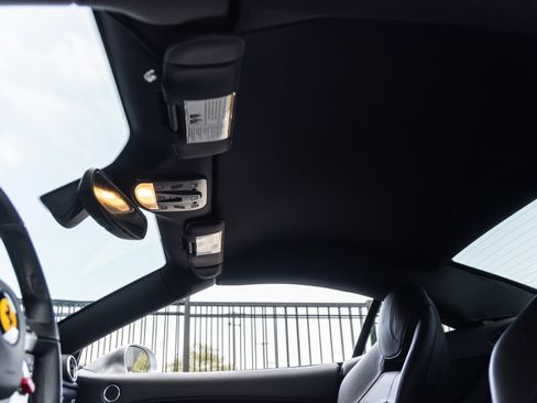 Used 2015 Ferrari California T RWD image 25