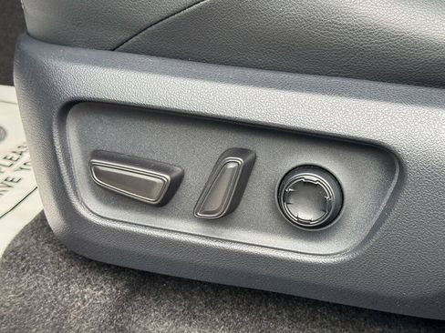 Used 2025 Toyota 4Runner 4WD image 23