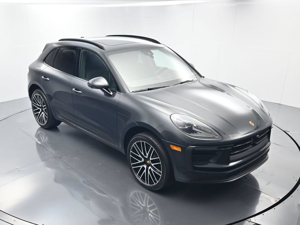 Certified 2026 Porsche Macan AWD/4WD image 43