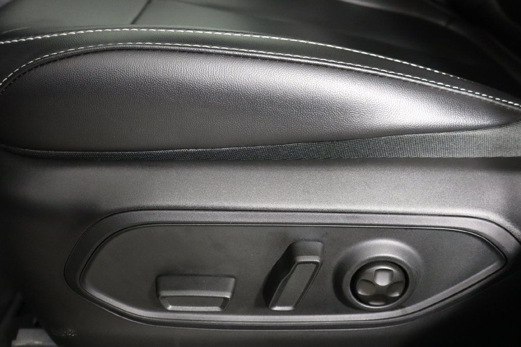 Used 2026 Jeep Grand Cherokee Limited w/ Limited Altitude Package AWD/4WD image 24