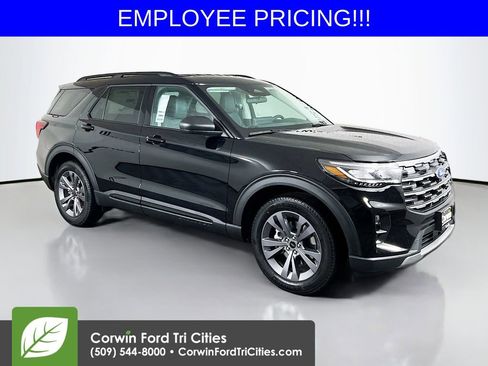 New 2026 Ford Explorer Active w/ Active Comfort Package AWD/4WD image 1