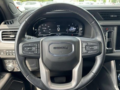 Used 2022 GMC Yukon XL Denali image 27