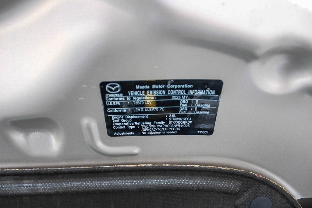 Certified 2025 MAZDA MAZDA3 Hatchback w/Premium Plus Pkg AWD/4WD image 28