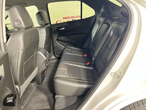 Used 2023 Chevrolet Equinox Premier image 22