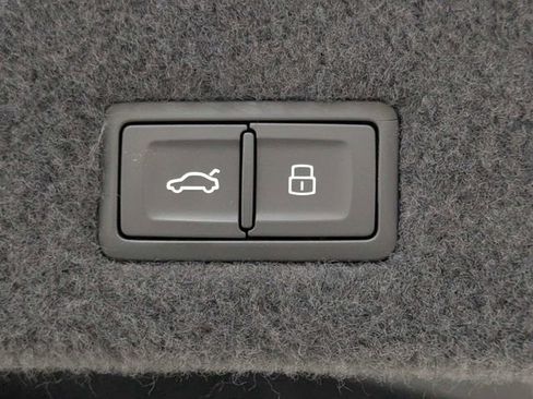 Used 2023 Lamborghini Urus Performante AWD/4WD image 31