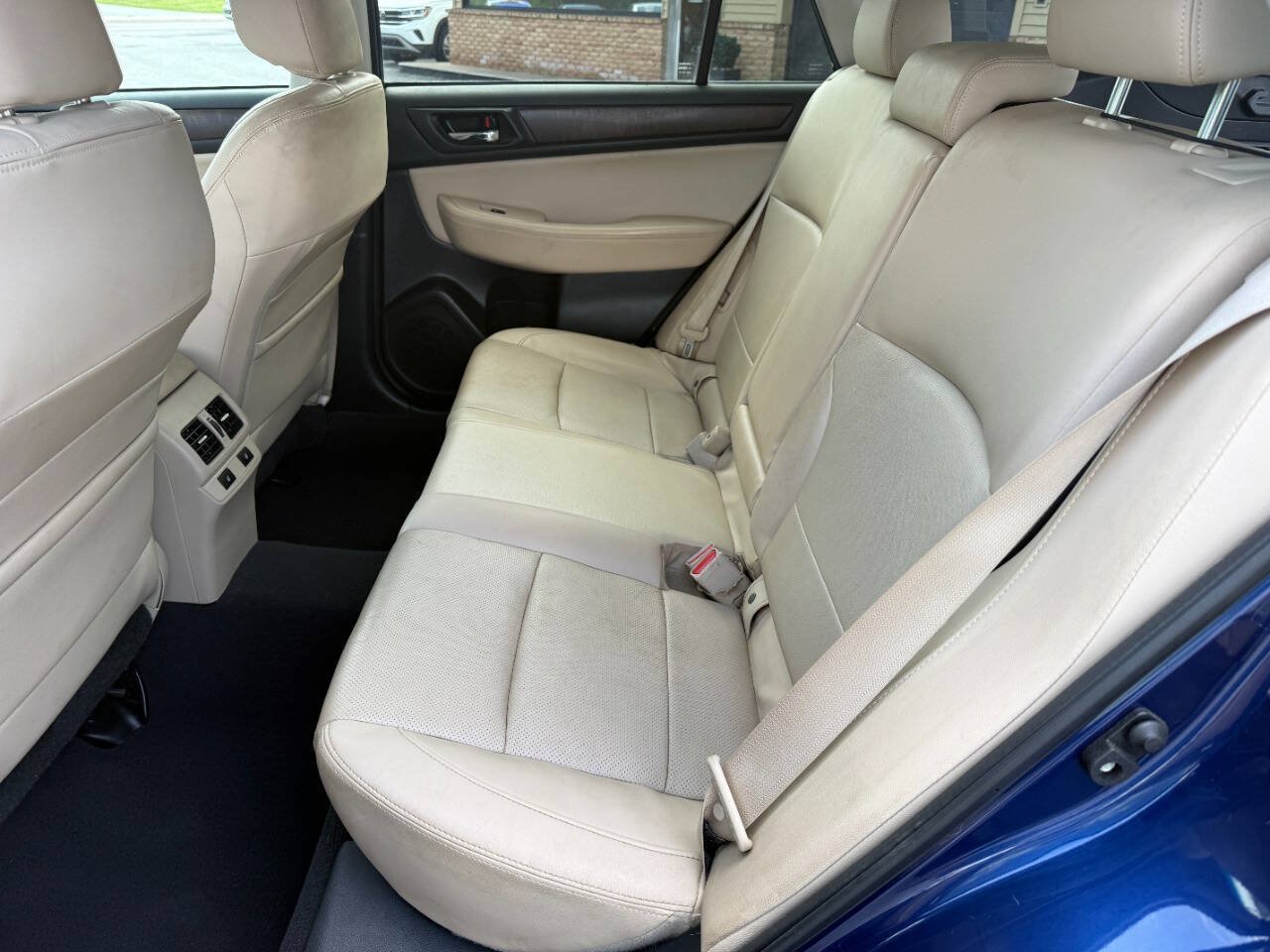 Used 2017 Subaru Outback 2.5i Limited w/ Popular Package #5 AWD/4WD image 28