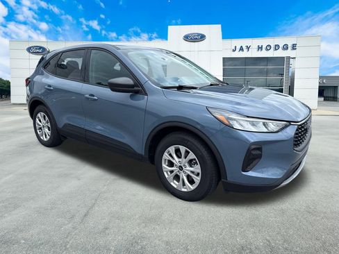 Used 2025 Ford Escape Active w/ Tech Pack #1 FWD image 1