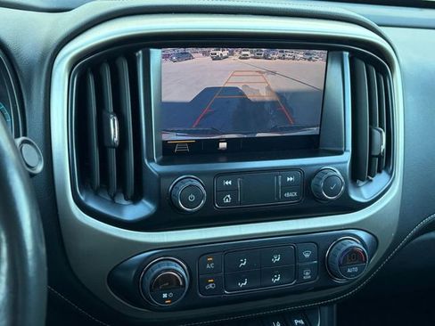 Used 2022 GMC Canyon Denali w/ Denali Black Edition Package image 10