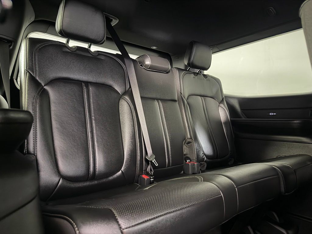 Certified 2023 Jeep Wagoneer 4WD image 19
