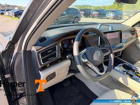 Used 2024 Volkswagen Atlas SE FWD image 14