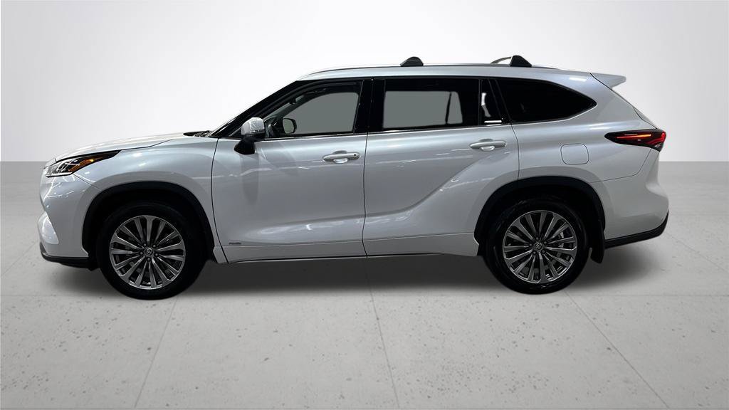 Used 2025 Toyota Highlander Limited AWD/4WD image 12