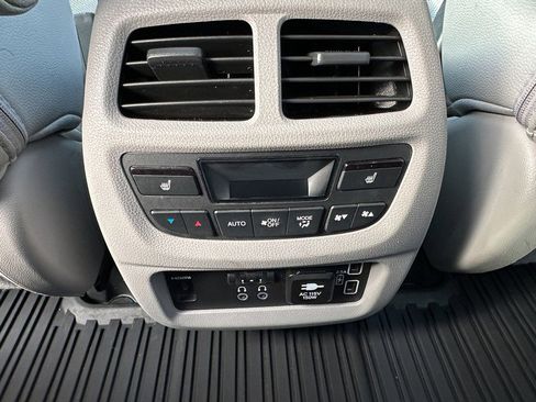 Used 2019 Honda Pilot Elite image 11