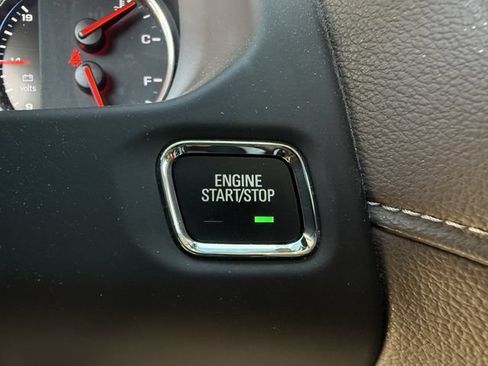 Used 2021 GMC Acadia SLT w/ Technology Package FWD image 23