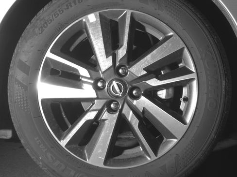 Used 2025 Nissan Versa SV FWD image 13
